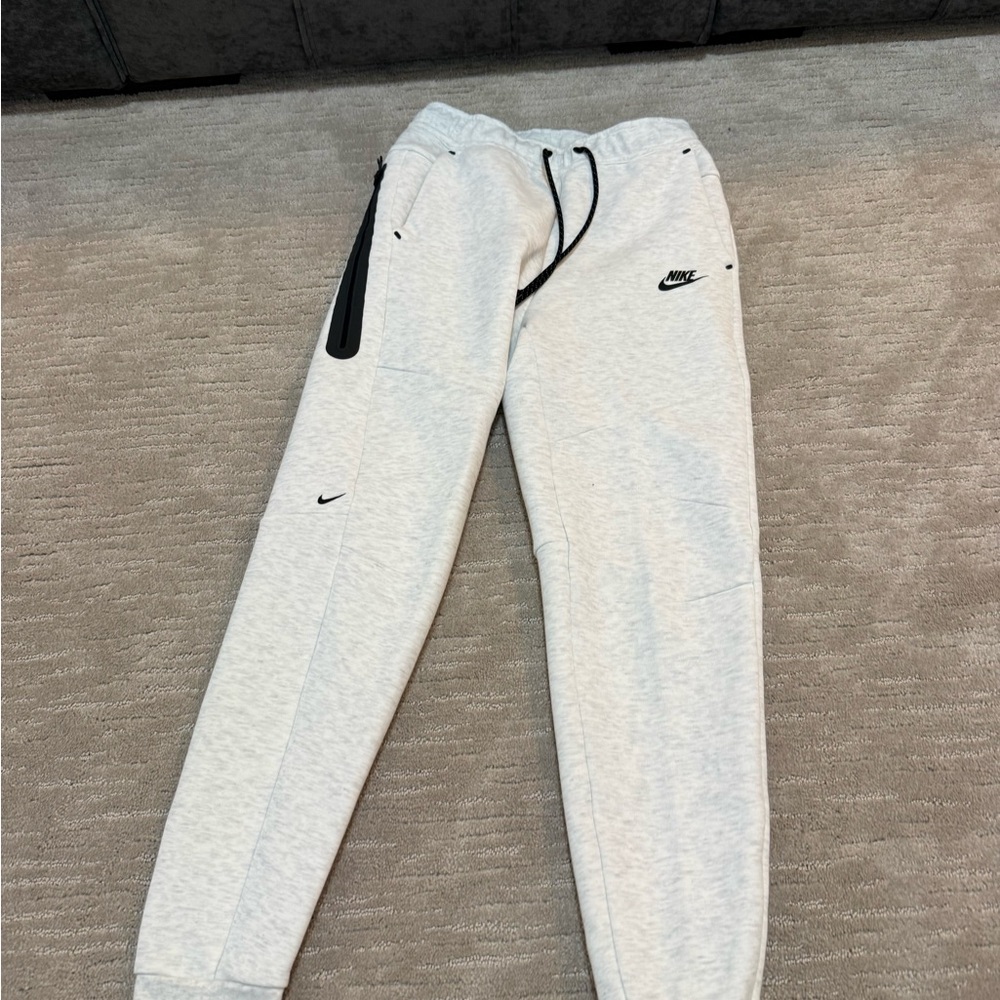 Nike Men's Light Gray Joggers with Black Details